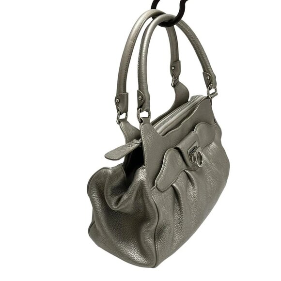 Salvatore Ferragamo Gancini Silver Leather Shoulder Bag 195-073025 - Picture 3 of 8